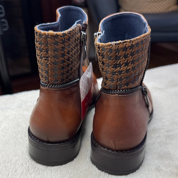 NWT Dorking Elegant Brown Leather Ankle Boots sz 37 (6.5) - Picture 3 of 9